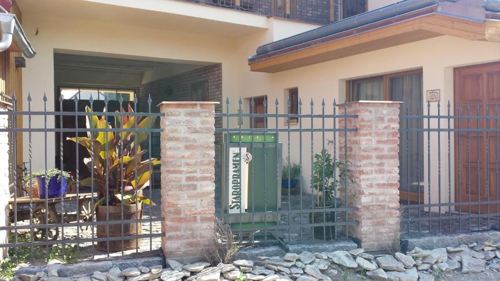 宁布尔克安妮什梅耶迪基旅馆公寓 外观 照片
